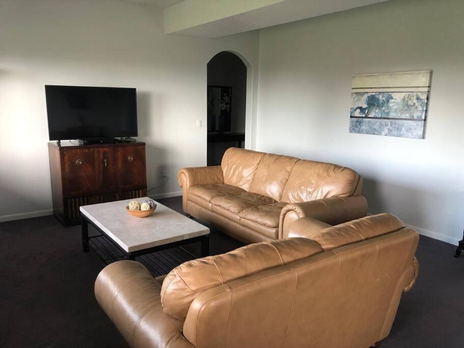 2 Bedroom Suite: Views, Private Entrance, Evchgr Amity Esterno foto